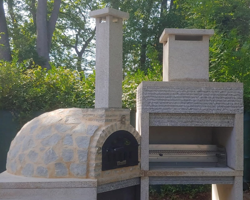 Horno de le&ntilde;a con barbacoa de granito instalado en La Rioja